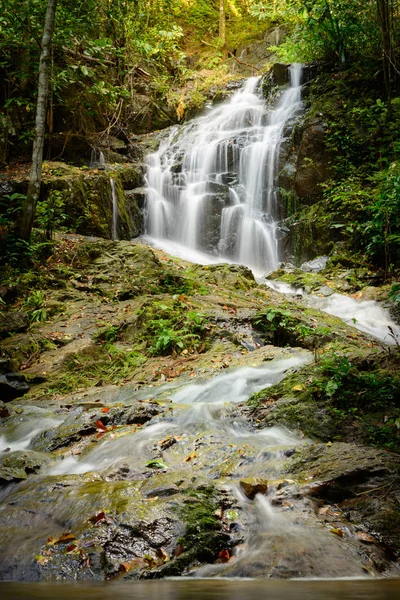 Beautiful of Ton Sai Waterfall at Phuket province Thailand. — Stock Photo, Image