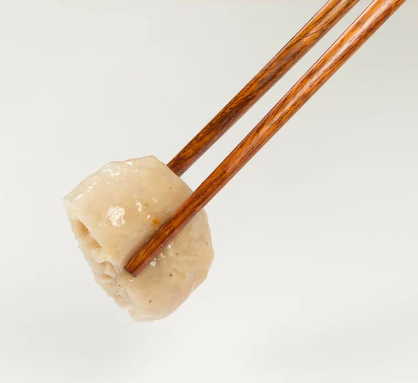 Steamed Dumpling stuffed with Garlic Chives and Taro and bamboo — Stock Photo, Image