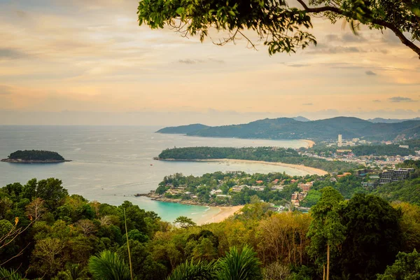 Krajobraz punktu widzenia Phuket, Karon Beach, Kata Beach — Zdjęcie stockowe