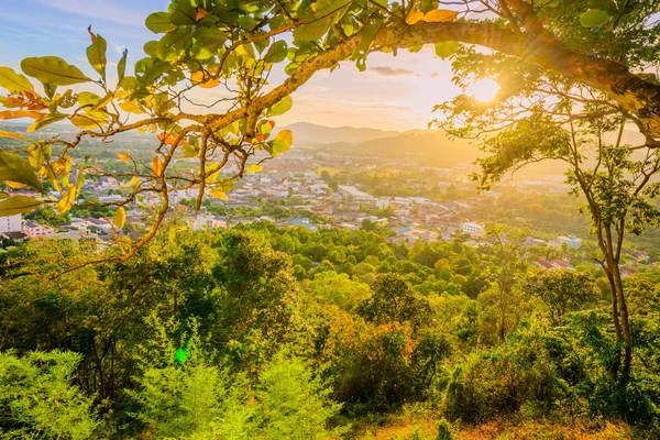 Khao Rang Phuket bakış açısı şehir günbatımı, Phuket ili, T