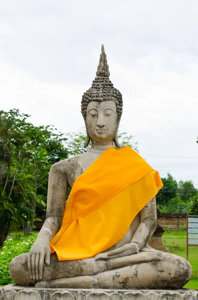 Antigua estatua de Buda en el templo —  Fotos de Stock