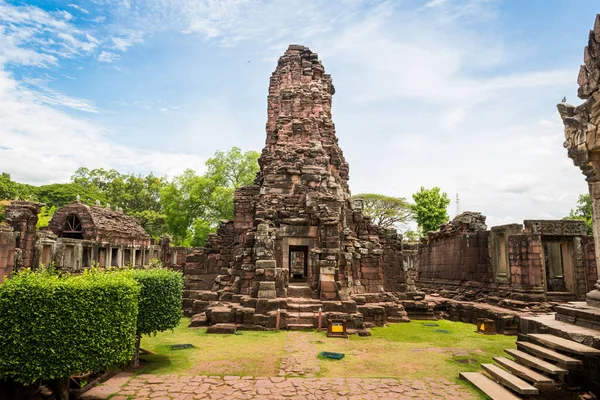 Historic Prasat Hin Phimai Castle at Nakhon Ratchasima Province, — Stock Photo, Image