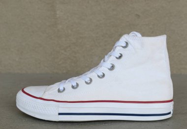 Spor beyaz spor ayakkabı ayakkabı beyaz arka plan üzerinde Vintage tarzı