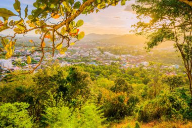 Khao Rang Phuket bakış açısı şehir günbatımı, Phuket ili, T