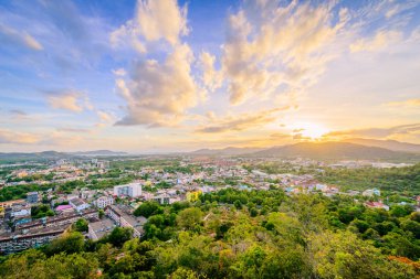 Khao Rang Phuket bakış açısı şehir günbatımı, Phuket ili, T