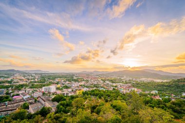 Khao Rang Phuket bakış açısı şehir günbatımı, Phuket ili, T