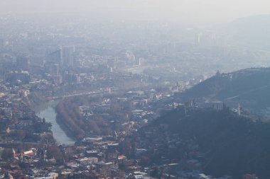 Tbilisi üzerinden Mtatsminda görünümünü