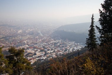 Tbilisi üzerinden Mtatsminda görünümünü