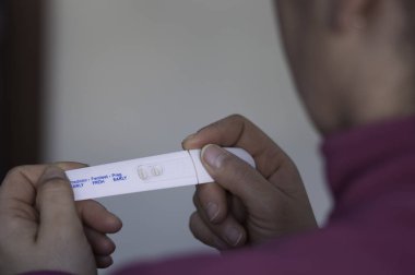 İki çizgiler hamilelik testi