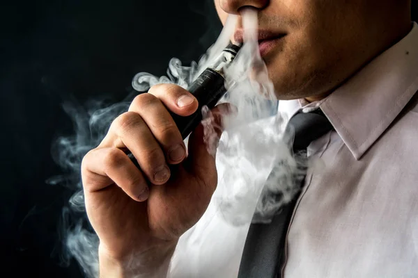 Vaping amd κάπνισμα — Φωτογραφία Αρχείου