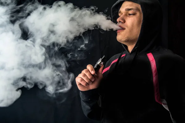 Vaping amd κάπνισμα — Φωτογραφία Αρχείου