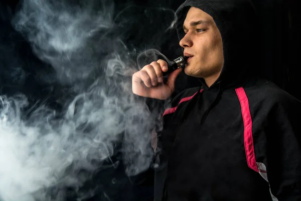 Vaping amd κάπνισμα — Φωτογραφία Αρχείου