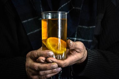 sıcak çay ile tıp