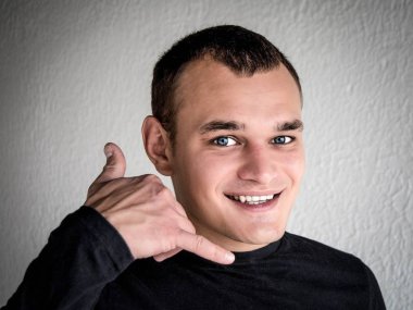 duygu adam gösterir