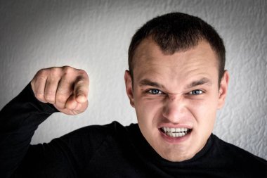 duygu adam gösterir