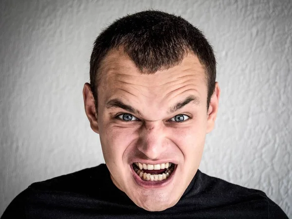 duygu adam gösterir