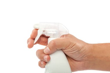 Deterjan beyaz arka plan üzerinde izole elinde