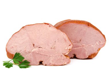 Beyaz arka planda izole edilmiş tütsülenmiş et