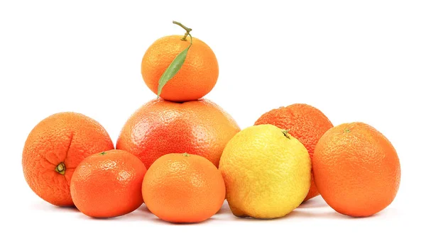 Citrusové plody, izolovaných na bílém pozadí — Stock fotografie