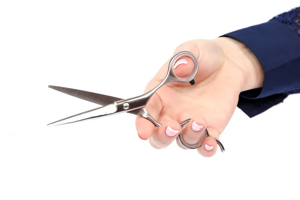 Професійні перукарські ножиці в жіночій руці . — стокове фото
