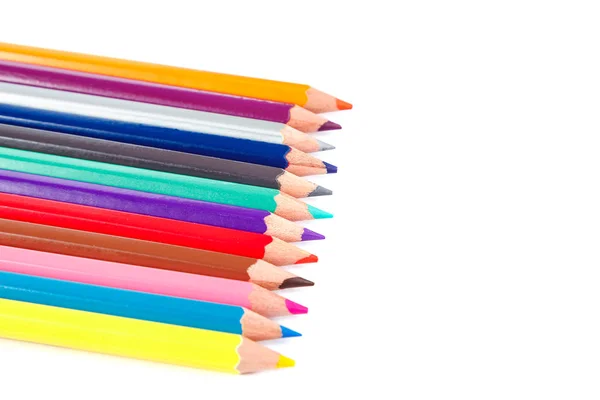 Crayons de couleur isolés sur un fond blanc. — Photo