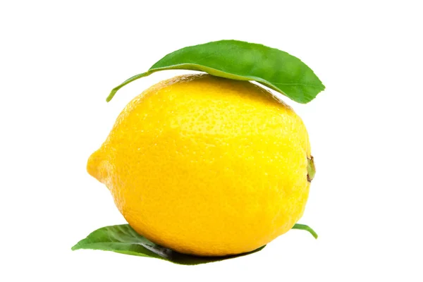 Citron med gröna blad isolerad på vit bakgrund — Stockfoto