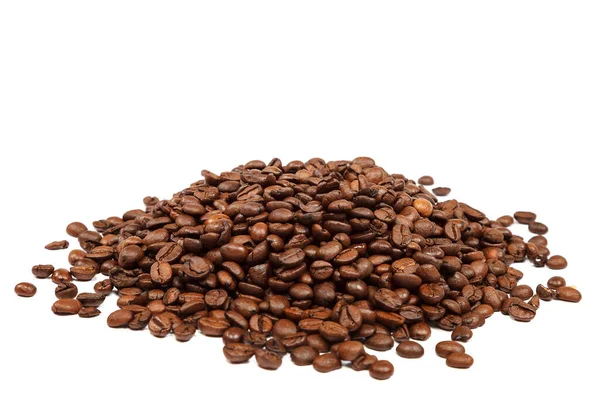 Kávová zrna izolované na bílém pozadí — Stock fotografie