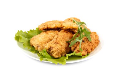 Beyaz arka planda izole edilmiş et parçaları.