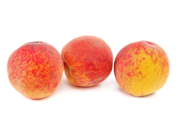 Färsk Persika Frukt Isolerad Vit Bakgrund — Stockfoto