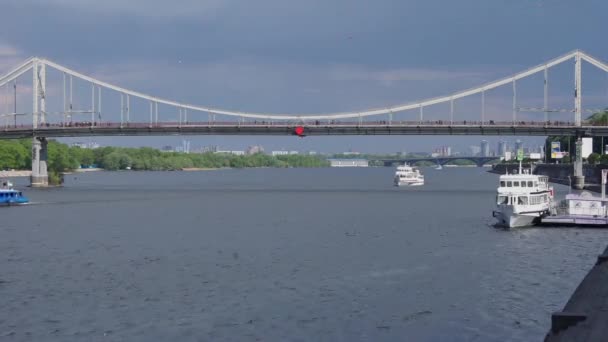 Tourist ships cruise the river in Kyiv, Ukraine - May 2015 — Stock Video