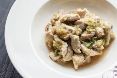 kızarmış tavuk, biber, kereviz