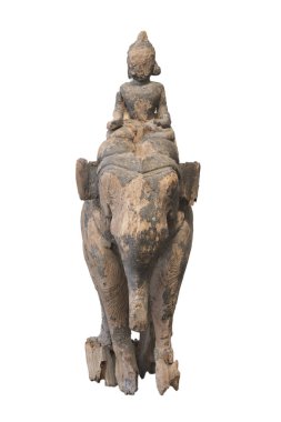 Keşiş ile ahşap fil beyaz arka plan üzerinde heykel