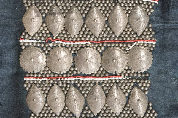 Серебро на текстуре ткани — стоковое фото