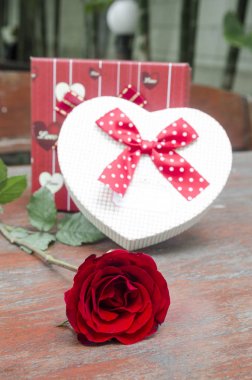 Sevgililer günü, vintage filtre görüntü için arka plan gül çiçek