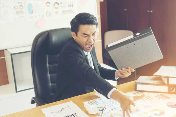 Dålig Investering Eller Ekonomiska Krisen Koncept Affärsman Besviken Från Att — Stockfoto