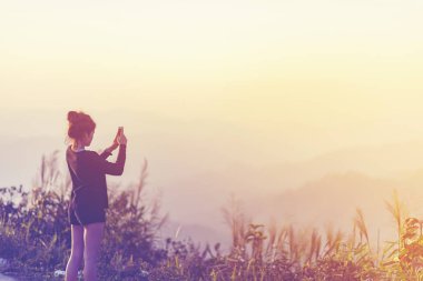 tropikal dağ görünümünde sabah, Tayland