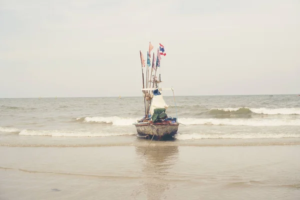 Místní Rybářský Člun Moři — Stock fotografie