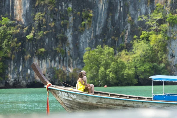 Phuket Thailand Março 2017 Turista Usando Biquíni Nadar Mar Phuket — Fotografia de Stock