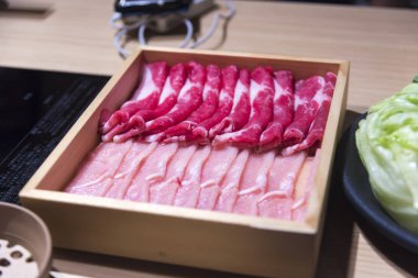 çiğ gıda, sığır eti ve domuz eti