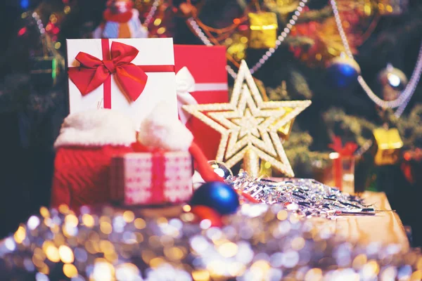 Natale Capodanno 2018 Confezione Regalo Con Luce Notturna Bokeh — Foto Stock