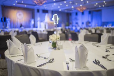 Lüks bir otel Ziyafet odasında yemek masası.