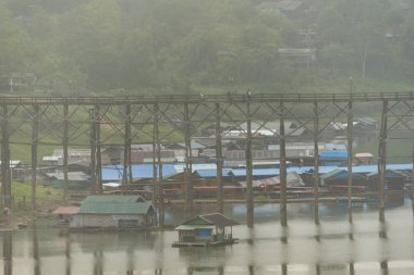 Tayland en uzun ahşap köprü görünümü