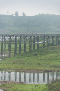 Tayland en uzun ahşap köprü görünümü
