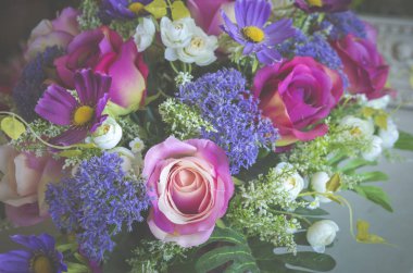 Gül çiçek Sevgililer günü için vintage retro filtre görüntü kullanın