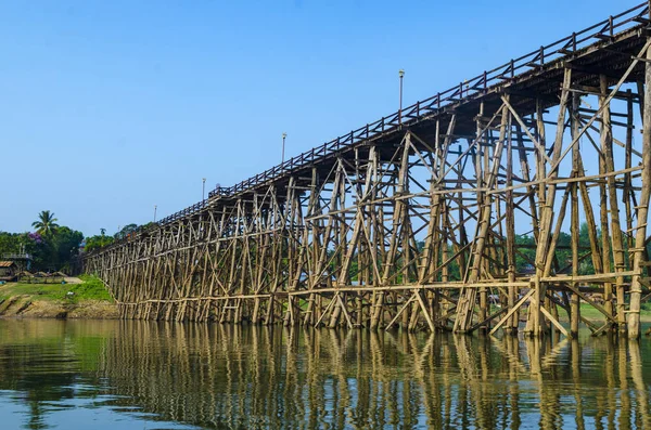 Puente Madera Largo Sangklaburi Tailandia Imagen Filtro Vintage —  Fotos de Stock