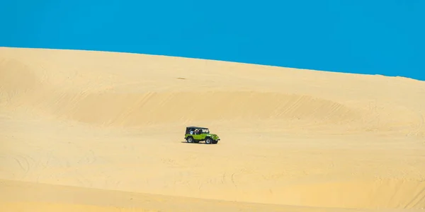 Mui Vietnam Janeiro 2017 Turistas Desfrutam Deserto Carro Jipe Mui — Fotografia de Stock