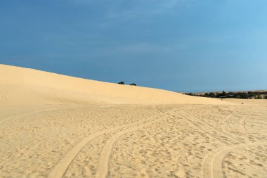 beyaz kum tepeleri ile mavi gökyüzü, MUI KB, vietnam