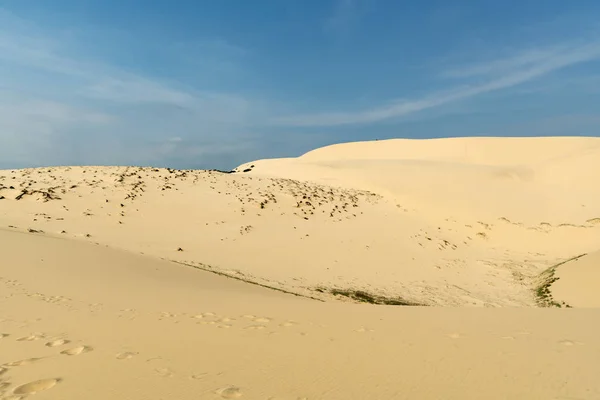 Dunas Areia Branca Com Céu Azul Mui Vietnã — Fotografia de Stock