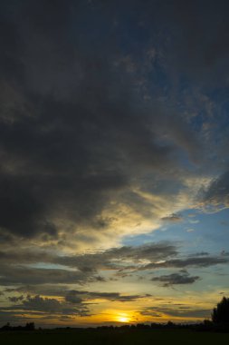 Gün batımında güzel gökyüzü