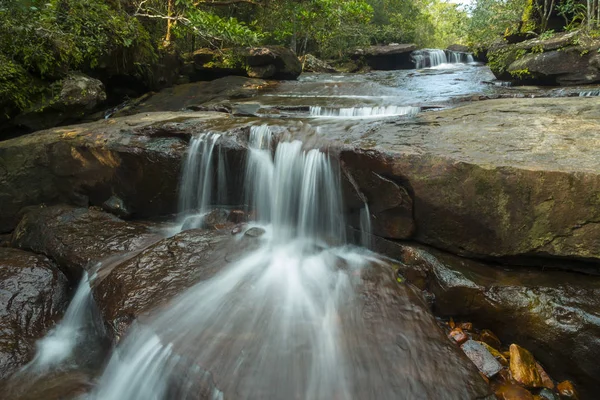 Floresta Cachoeira Profunda Tailândia — Fotografia de Stock